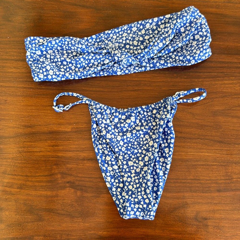 Stone fox Swim blue floral bikini with bandeau & adjustable bottoms, size M
